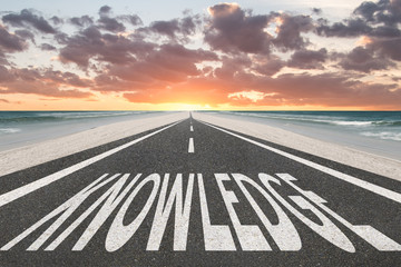 按揭买三十万左右的车三年时间月供多少