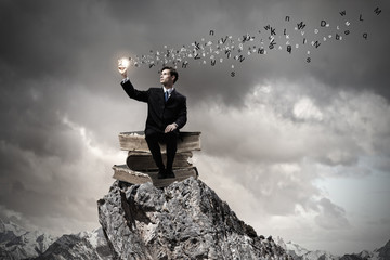 按揭买三十万左右的车三年时间月供多少